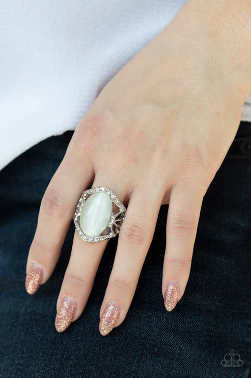 Paparazzi - DEW Onto Others - White Ring