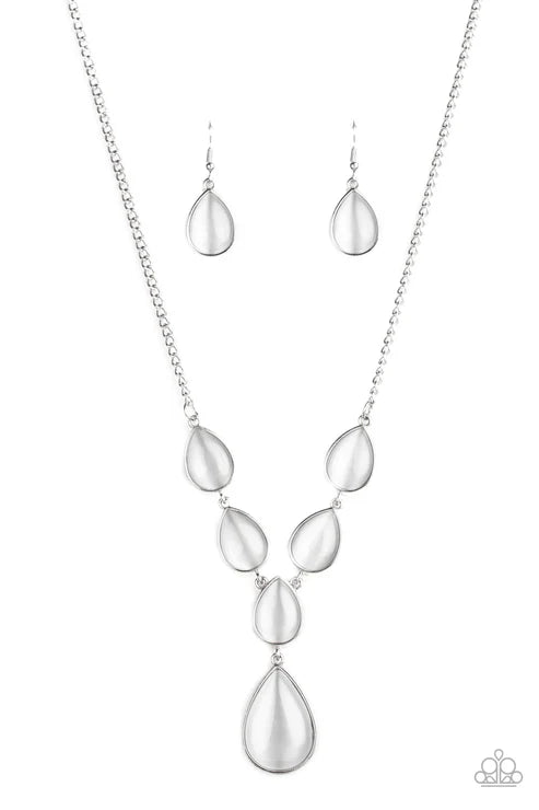 Paparazzi - Dewy Decadence - White Necklace