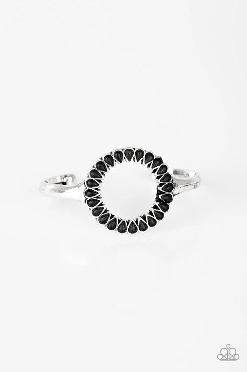 Paparazzi - Divinely Desert - Black Bracelet