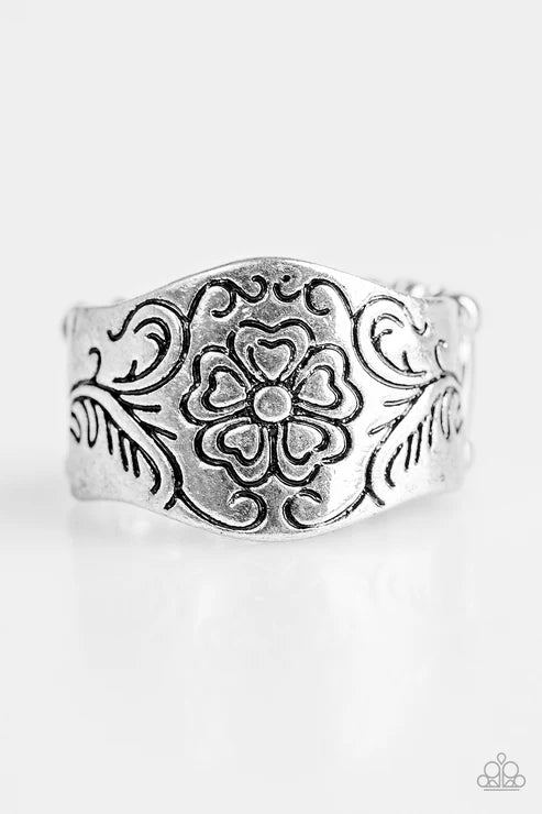 Paparazzi - Feeling Flowery - Silver Ring