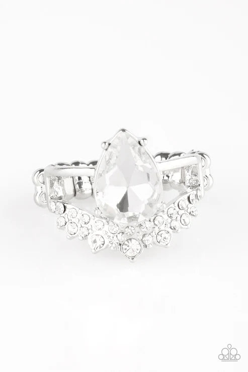 Paparazzi - If The Crown Fits - White Ring