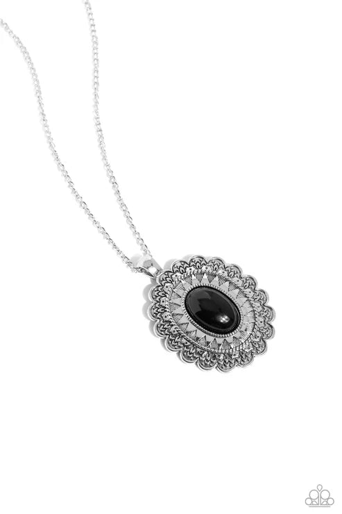 Paparazzi - Mesa Medallion - Black Necklace