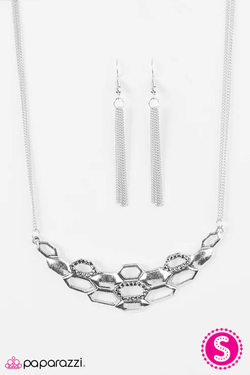 Paparazzi - Queen Of The Hive - Silver Necklace