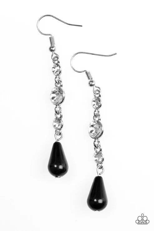 Paparazzi - Social Climber - Black Earrings