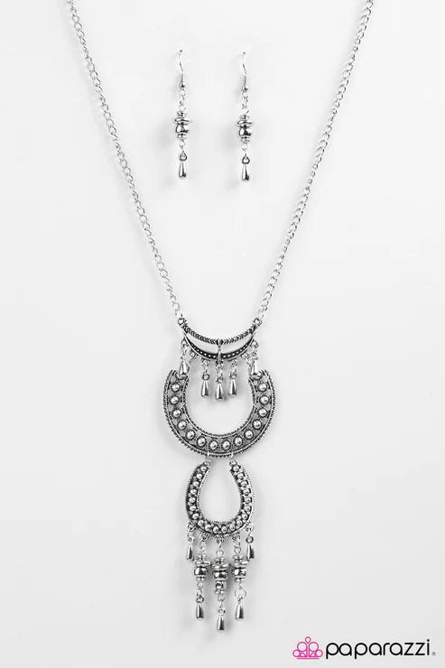 Paparazzi - Thank Your Lucky Stars - Silver Necklace