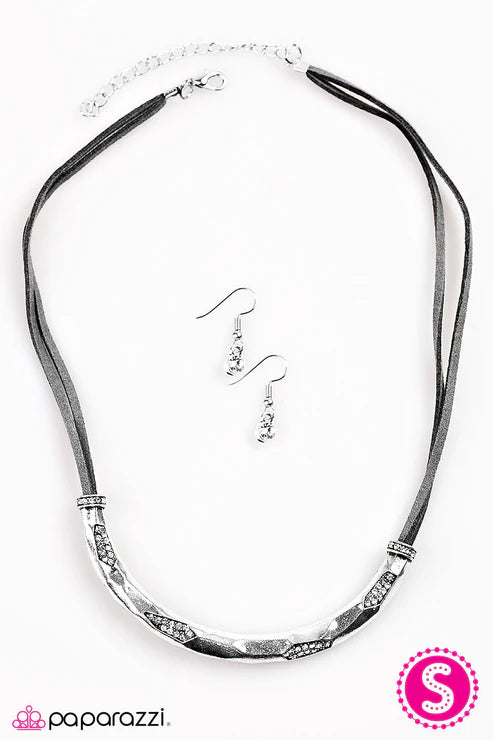 Paparazzi - The Glitter Rush - Silver Necklace