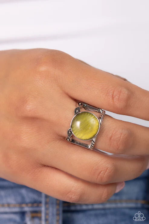 Paparazzi - Clairvoyantly Cat's Eye - Green Ring
