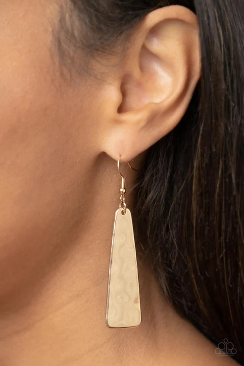 Paparazzi - Detailed Definition - Gold Earrings