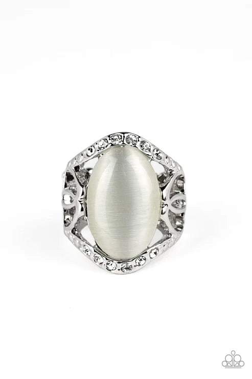 Paparazzi - DEW Onto Others - White Ring
