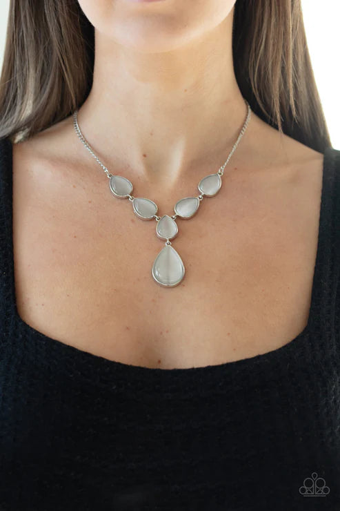 Paparazzi - Dewy Decadence - White Necklace