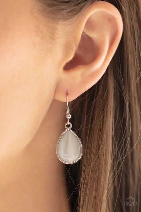 Paparazzi - Dewy Decadence - White Necklace