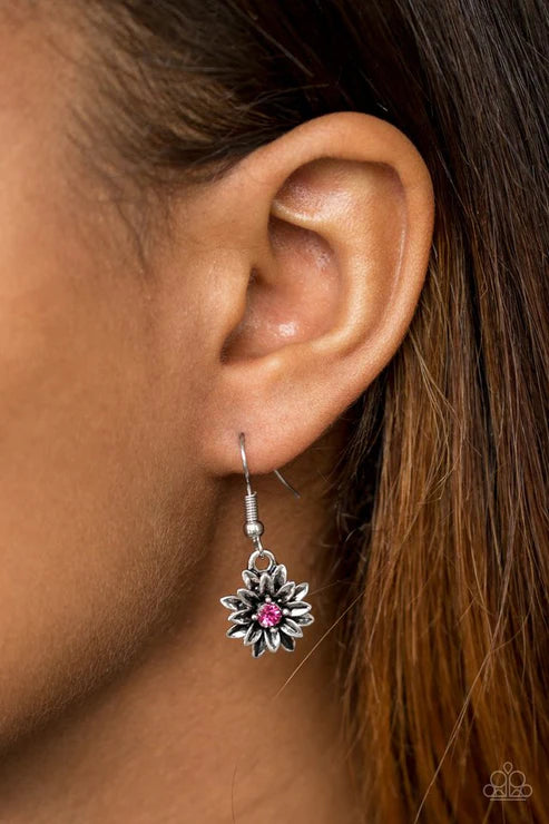 Paparazzi - Diamonds and Daisies - Pink Earrings