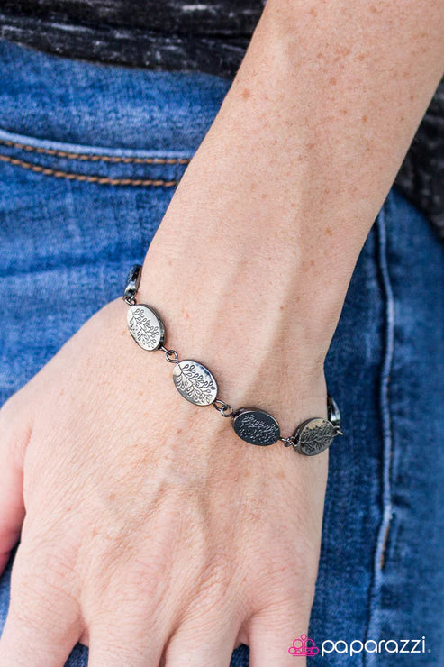 Paparazzi - Good Things Come in TREES - Black Bracelet