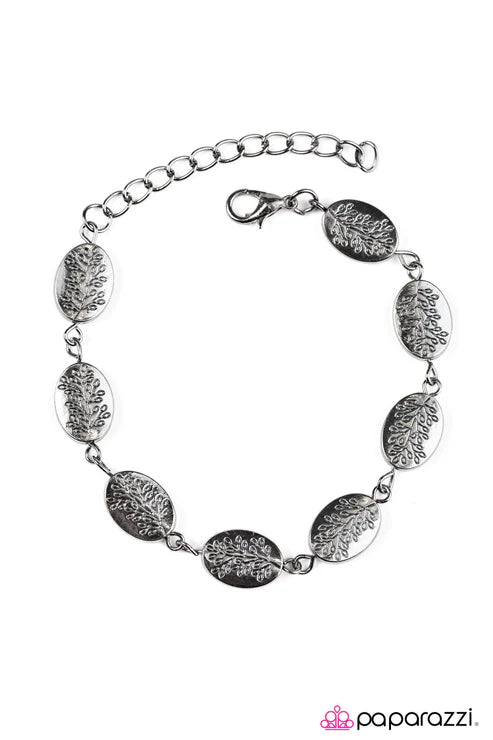 Paparazzi - Good Things Come in TREES - Black Bracelet