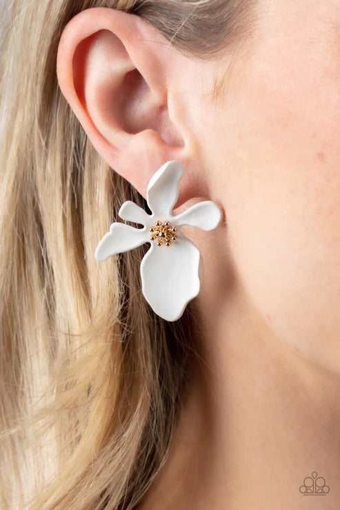 Paparazzi - Hawaiian Heiress - White Earrings