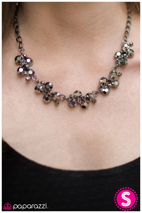 Paparazzi - Hollywood Hills - Black Necklace
