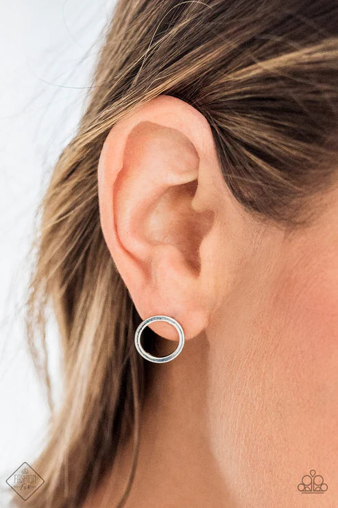 Paparazzi - Minimal Masterpiece - Silver Earrings
