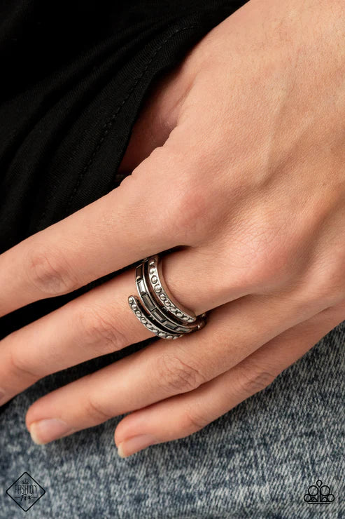Paparazzi - More To Go Around - Silver Ring