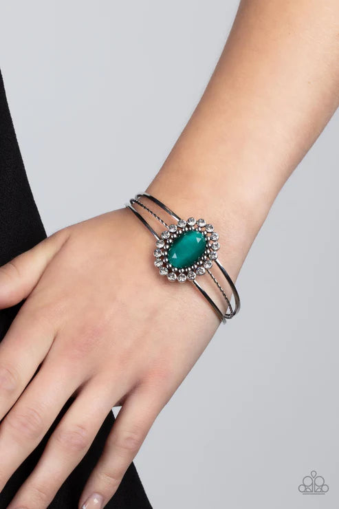 Paparazzi - Prismatic Flower Patch - Green Bracelet