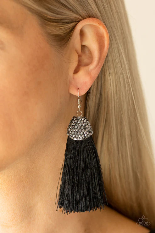 Paparazzi - Razzle Riot - Black Earrings