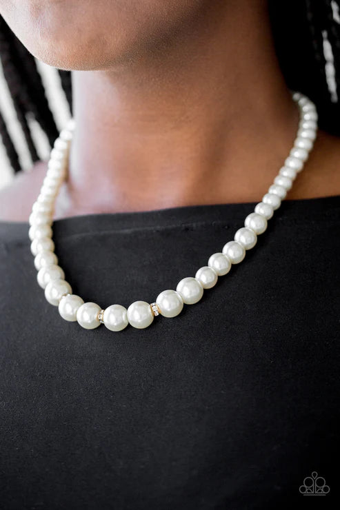 Paparazzi - Royal Romance - Gold Necklace