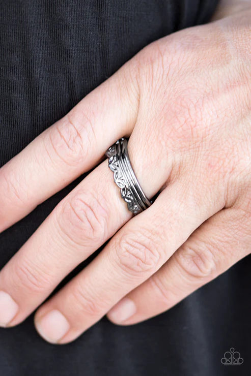 Paparazzi - Seeing Is BeLEAFing - Black Ring