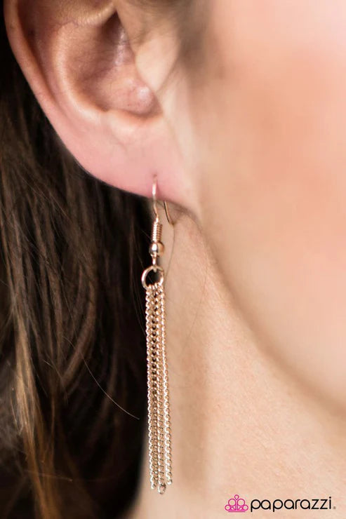 Paparazzi - Sky Sailing - Rose Gold Necklace