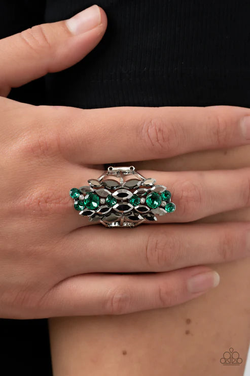 Paparazzi - Smoky Smolder - Green Ring