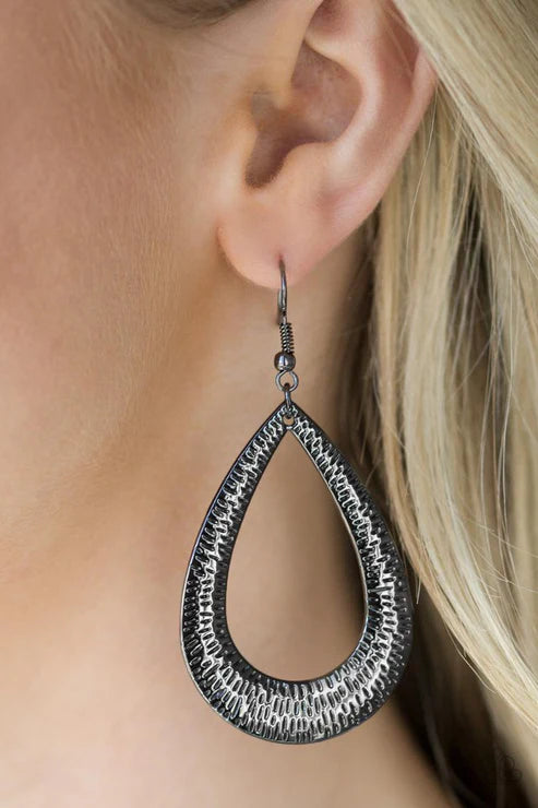 Paparazzi - Straight Up Shimmer - Black Earrings