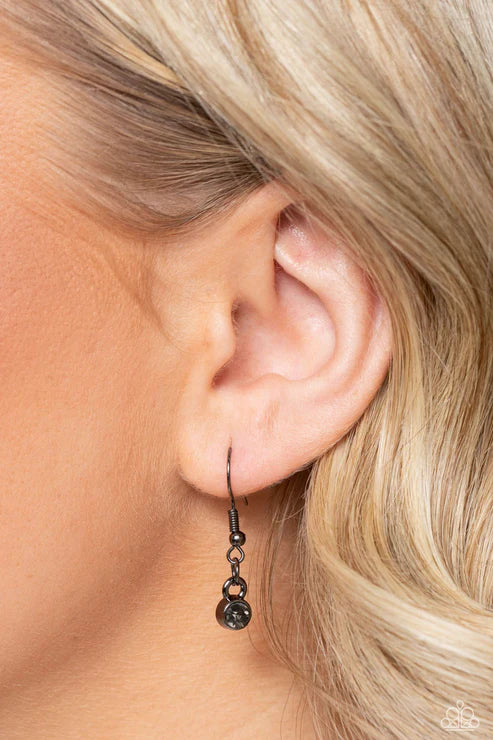 Paparazzi - Tassel Tabloid - Black Necklace