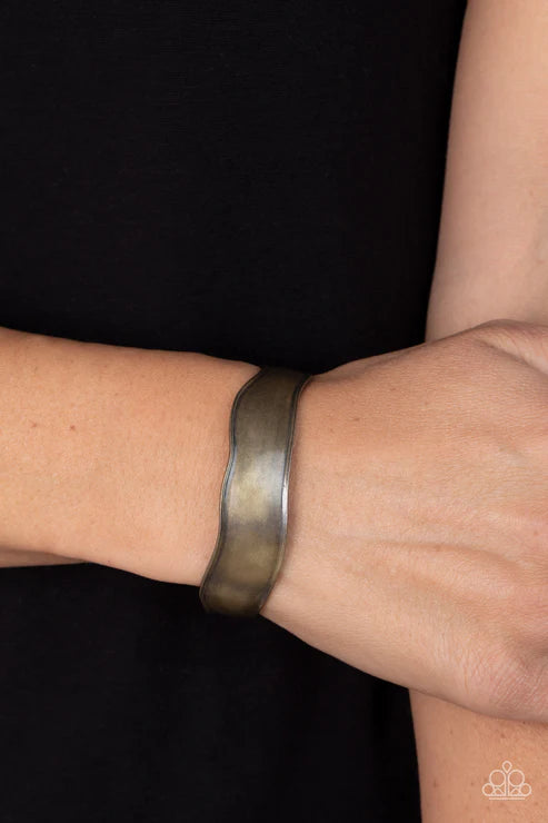 Paparazzi - Wayward Waves - Brass Bracelet