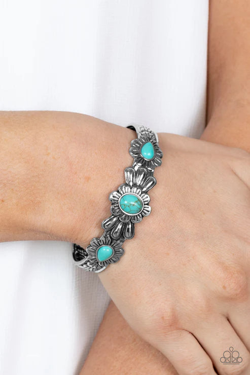 Paparazzi - Winslow Walkabout - Blue Bracelet