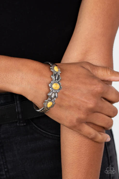 Paparazzi - Winslow Walkabout - Yellow Bracelet
